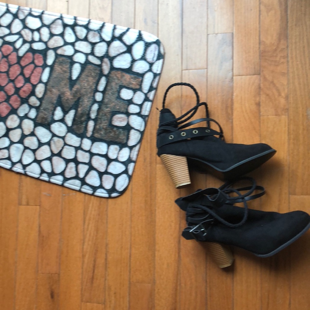 Fun black boots